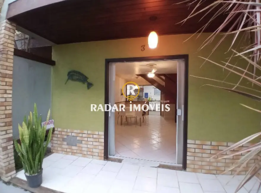 Foto 2 de Casa com 2 quartos à venda, 130m2 em Ogiva, Cabo Frio - RJ