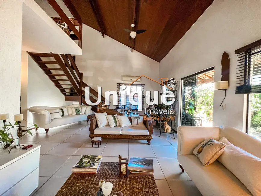 Foto 3 de Casa com 4 quartos à venda, 190m2 em Peró, Cabo Frio - RJ