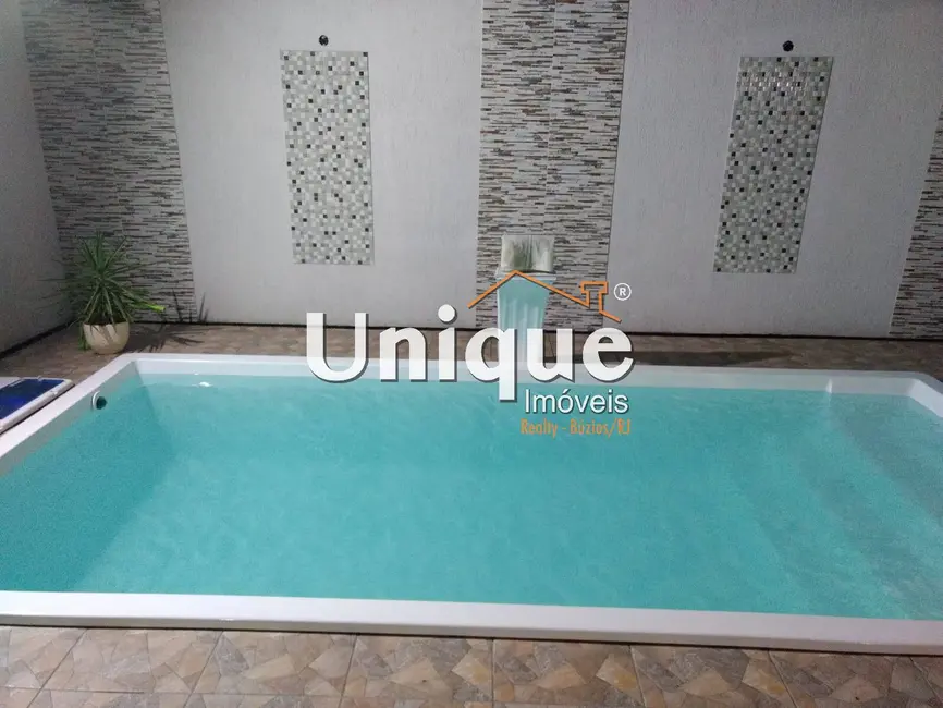 Casa com 2 quartos à venda, 360m2 em Cabo Frio - RJ - imagem 1 Foto 1 de Casa com 2 quartos à venda, 360m2 em Cabo Frio - RJ