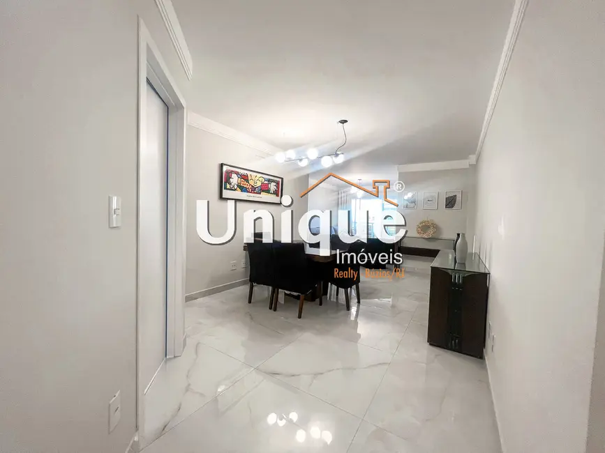 Apartamento com 3 quartos à venda, 150m2 em Centro, Cabo Frio - RJ - imagem 2 Foto 2 de Apartamento com 3 quartos à venda, 150m2 em Centro, Cabo Frio - RJ