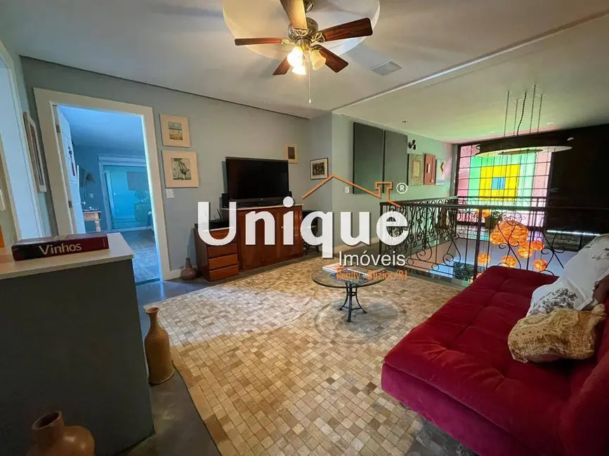 Casa com 5 quartos à venda, 700m2 em Peró, Cabo Frio - RJ - imagem 5 Foto 5 de Casa com 5 quartos à venda, 700m2 em Peró, Cabo Frio - RJ