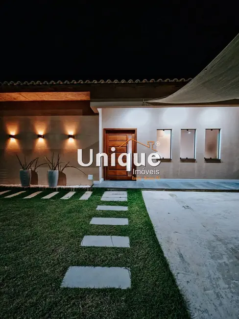 Foto 2 de Casa com 3 quartos à venda, 216m2 em Cabo Frio - RJ