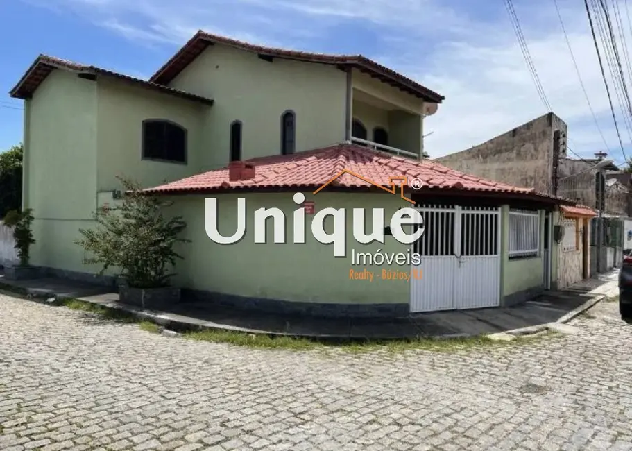 Foto 1 de Casa com 4 quartos à venda em Vila Blanche, Cabo Frio - RJ