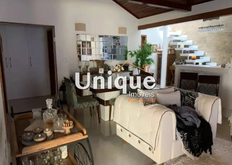 Casa com 3 quartos à venda, 300m2 em Ogiva, Cabo Frio - RJ - imagem 4 Foto 4 de Casa com 3 quartos à venda, 300m2 em Ogiva, Cabo Frio - RJ