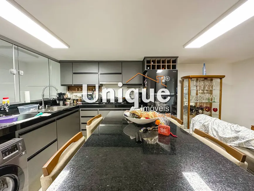 Loja à venda, 110m2 em Algodoal, Cabo Frio - RJ - imagem 8 Foto 8 de Loja à venda, 110m2 em Algodoal, Cabo Frio - RJ