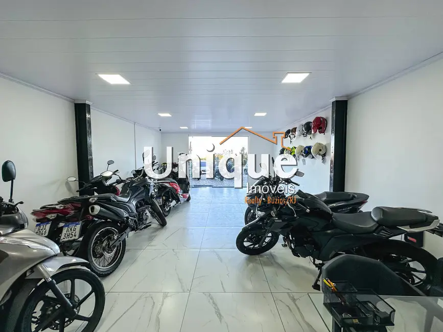 Loja à venda, 110m2 em Algodoal, Cabo Frio - RJ - imagem 3 Foto 3 de Loja à venda, 110m2 em Algodoal, Cabo Frio - RJ