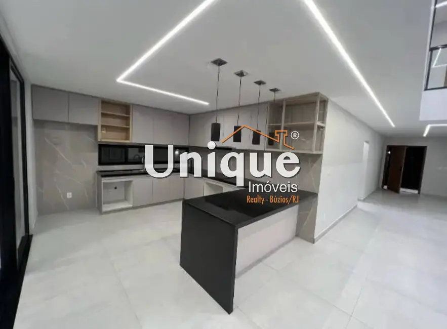 Casa com 4 quartos à venda, 325m2 em Nova São Pedro, Sao Pedro Da Aldeia - RJ - imagem 4 Foto 4 de Casa com 4 quartos à venda, 325m2 em Nova São Pedro, Sao Pedro Da Aldeia - RJ