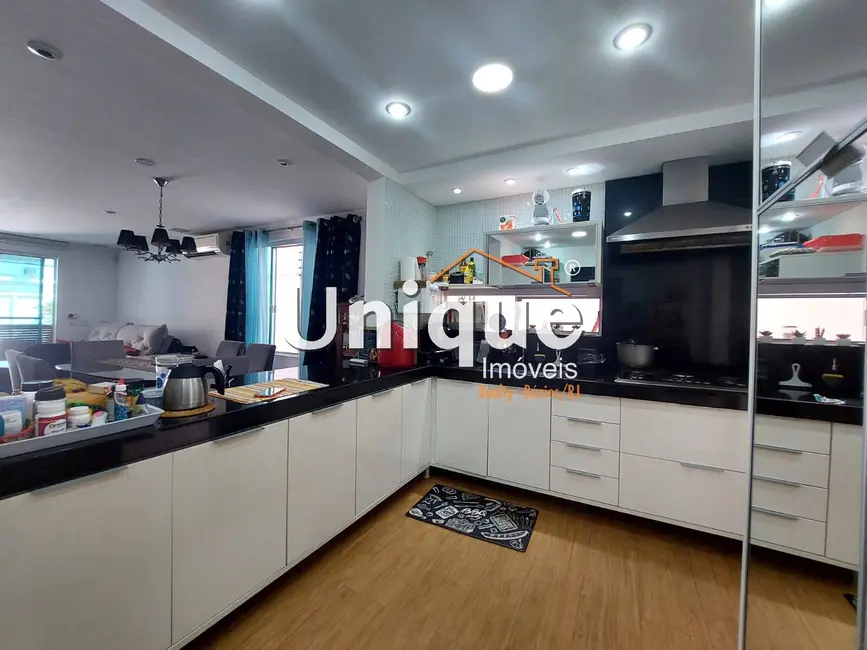 Foto 8 de Casa com 3 quartos à venda, 168m2 em Portinho, Cabo Frio - RJ