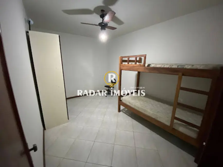 Foto 2 de Casa com 5 quartos à venda, 300m2 em Cabo Frio - RJ