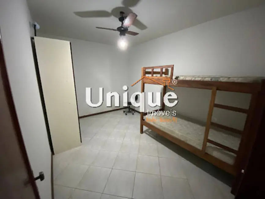 Foto 2 de Casa com 5 quartos à venda, 300m2 em Cabo Frio - RJ