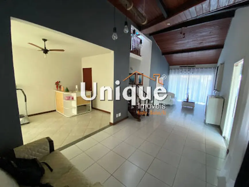 Foto 9 de Casa com 5 quartos à venda, 300m2 em Cabo Frio - RJ