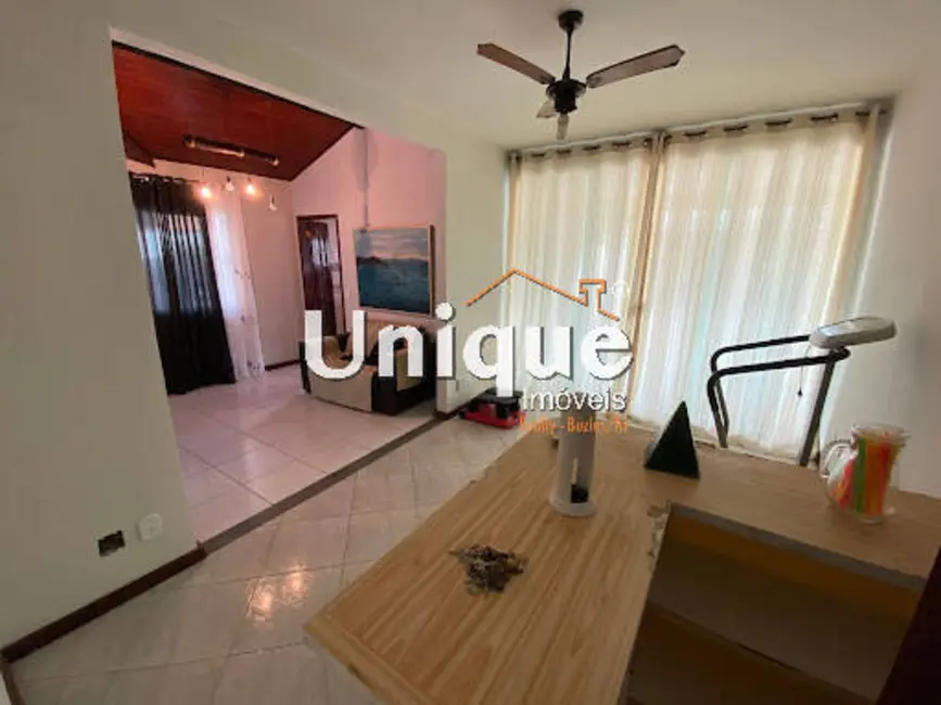 Foto 3 de Casa com 5 quartos à venda, 300m2 em Cabo Frio - RJ