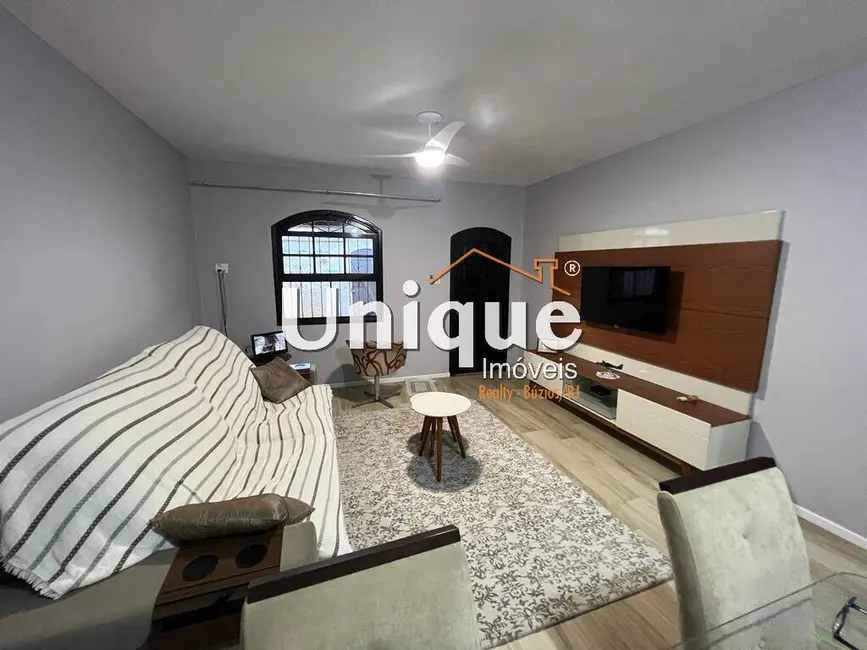 Casa com 3 quartos à venda, 375m2 em Braga, Cabo Frio - RJ - imagem 3 Foto 3 de Casa com 3 quartos à venda, 375m2 em Braga, Cabo Frio - RJ
