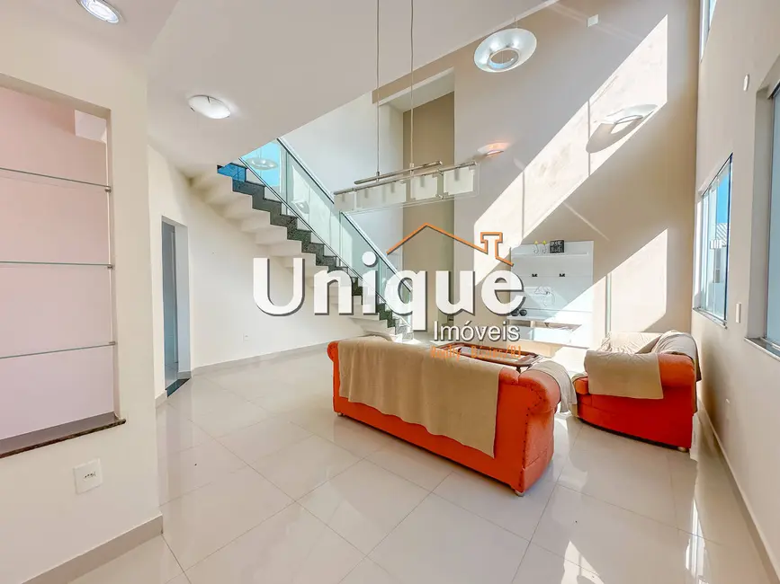 Foto 4 de Casa com 5 quartos à venda, 300m2 em Nova São Pedro, Sao Pedro Da Aldeia - RJ