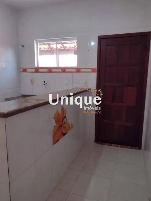 Foto 5 de Casa com 4 quartos à venda, 200m2 em Cabo Frio - RJ