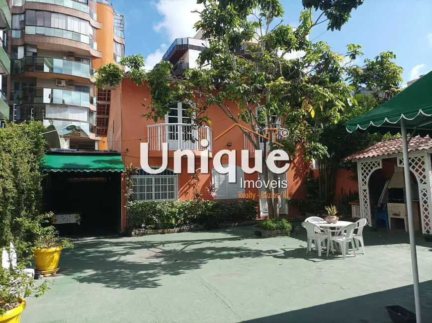Foto 1 de Casa com 11 quartos à venda, 400m2 em Passagem, Cabo Frio - RJ