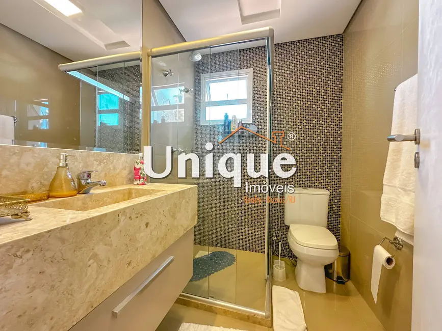 Cobertura com 5 quartos à venda, 220m2 em Passagem, Cabo Frio - RJ - imagem 3 Foto 3 de Cobertura com 5 quartos à venda, 220m2 em Passagem, Cabo Frio - RJ