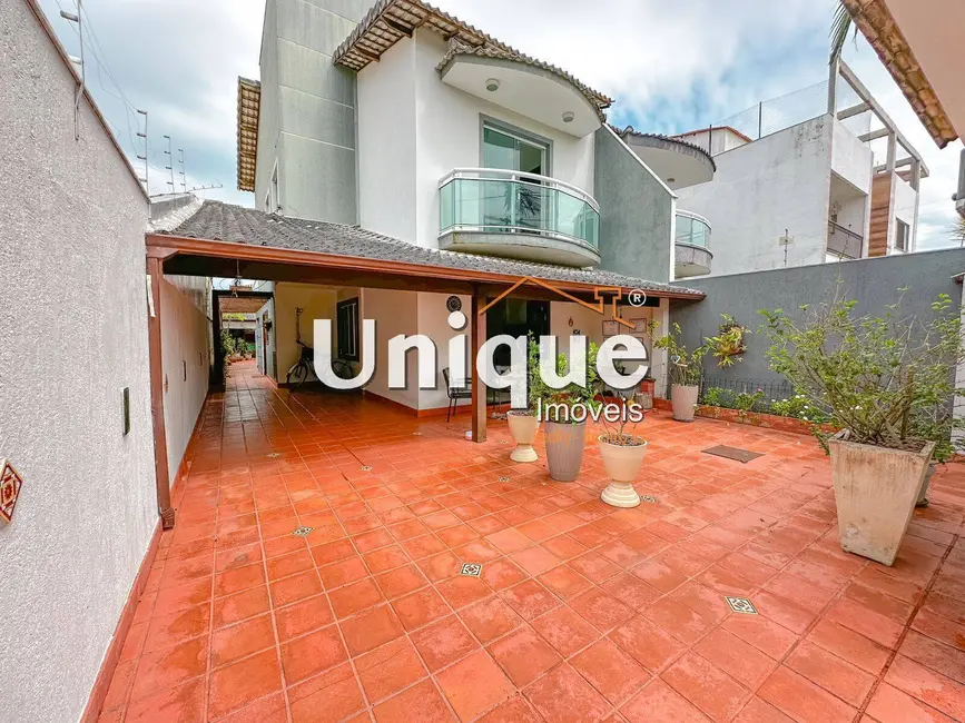 Foto 1 de Casa com 4 quartos à venda, 262m2 em Portinho, Cabo Frio - RJ