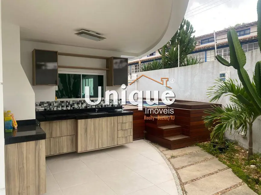 Foto 1 de Casa com 4 quartos à venda, 175m2 em Portinho, Cabo Frio - RJ