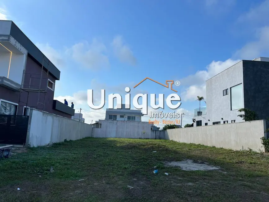 Foto 1 de Terreno / Lote à venda, 381m2 em Peró, Cabo Frio - RJ