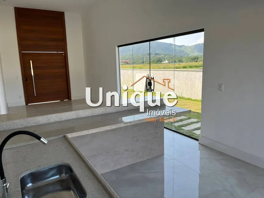 Foto 4 de Casa com 4 quartos à venda, 450m2 em Balneário São Pedro, Sao Pedro Da Aldeia - RJ