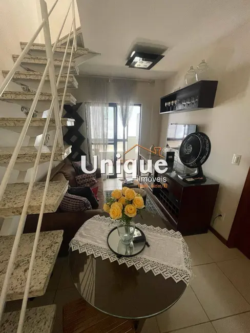 Foto 2 de Cobertura com 3 quartos à venda, 110m2 em Braga, Cabo Frio - RJ