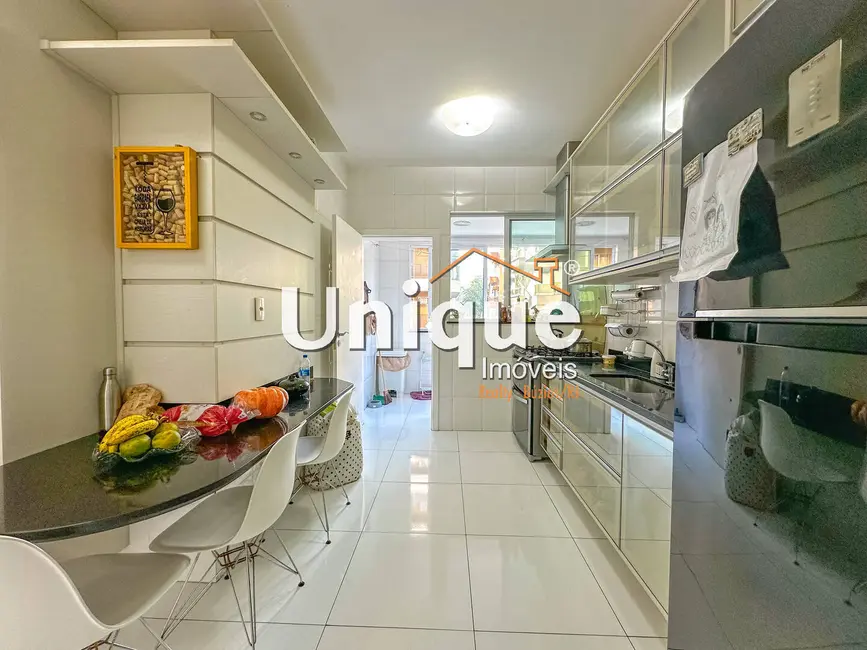 Apartamento com 3 quartos à venda, 160m2 em Braga, Cabo Frio - RJ - imagem 9 Foto 9 de Apartamento com 3 quartos à venda, 160m2 em Braga, Cabo Frio - RJ