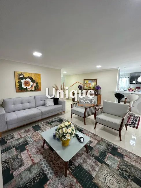 Casa com 4 quartos à venda, 252m2 em Nova São Pedro, Sao Pedro Da Aldeia - RJ - imagem 2 Foto 2 de Casa com 4 quartos à venda, 252m2 em Nova São Pedro, Sao Pedro Da Aldeia - RJ