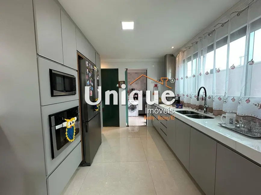 Casa com 4 quartos à venda, 252m2 em Nova São Pedro, Sao Pedro Da Aldeia - RJ - imagem 9 Foto 9 de Casa com 4 quartos à venda, 252m2 em Nova São Pedro, Sao Pedro Da Aldeia - RJ