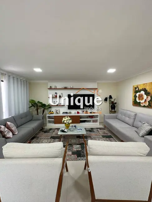 Casa com 4 quartos à venda, 252m2 em Nova São Pedro, Sao Pedro Da Aldeia - RJ - imagem 1 Foto 1 de Casa com 4 quartos à venda, 252m2 em Nova São Pedro, Sao Pedro Da Aldeia - RJ