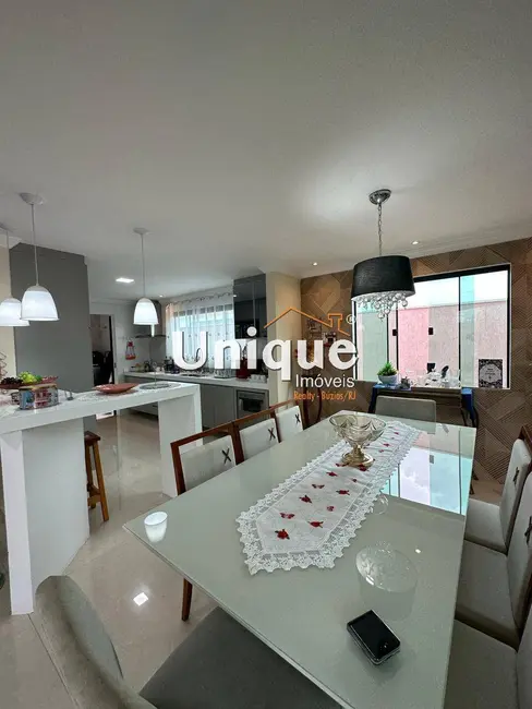 Casa com 4 quartos à venda, 252m2 em Nova São Pedro, Sao Pedro Da Aldeia - RJ - imagem 3 Foto 3 de Casa com 4 quartos à venda, 252m2 em Nova São Pedro, Sao Pedro Da Aldeia - RJ