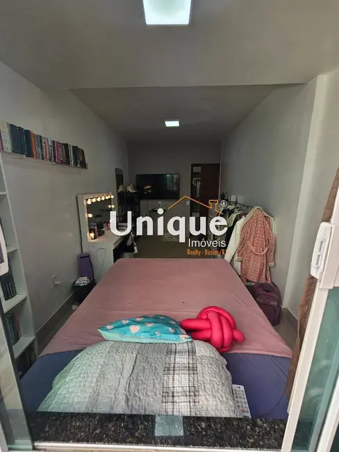 Foto 6 de Casa com 5 quartos à venda e para alugar, 360m2 em Parque Burle, Cabo Frio - RJ