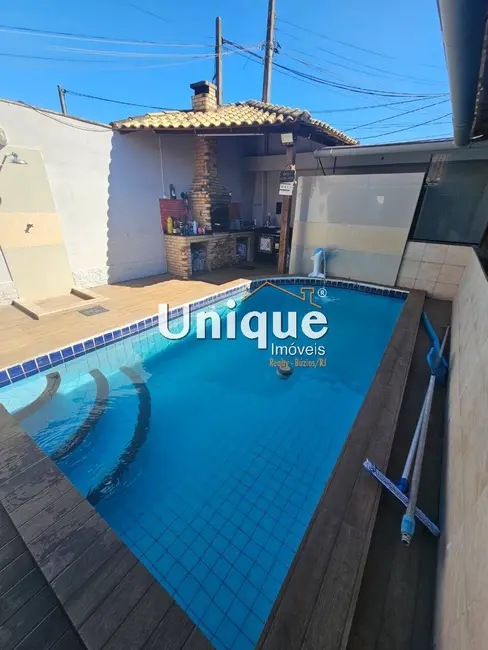 Foto 1 de Casa com 5 quartos à venda e para alugar, 360m2 em Parque Burle, Cabo Frio - RJ