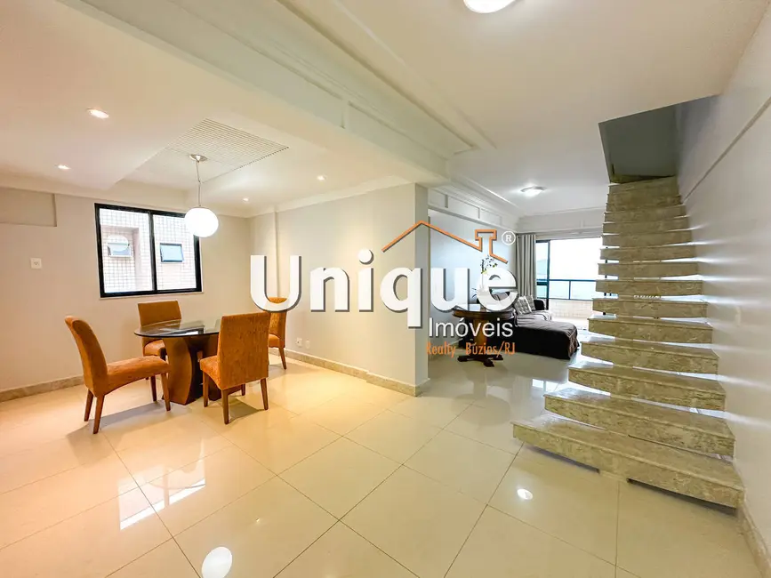 Foto 2 de Cobertura com 2 quartos à venda, 120m2 em Centro, Cabo Frio - RJ