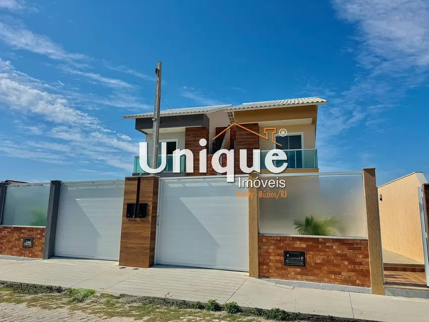 Foto 1 de Casa com 4 quartos à venda, 220m2 em Cabo Frio - RJ