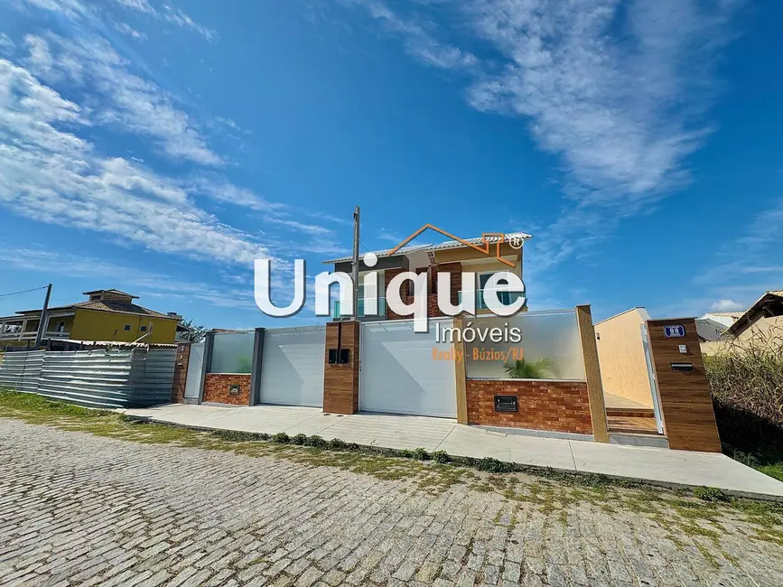 Foto 2 de Casa com 4 quartos à venda, 220m2 em Cabo Frio - RJ
