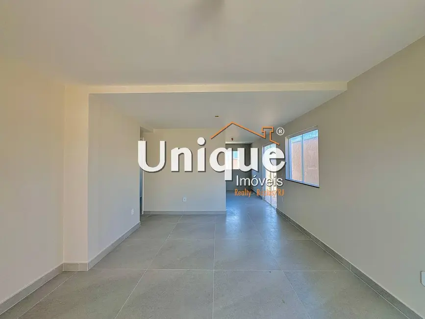 Casa com 4 quartos à venda, 220m2 em Cabo Frio - RJ - imagem 5 Foto 5 de Casa com 4 quartos à venda, 220m2 em Cabo Frio - RJ