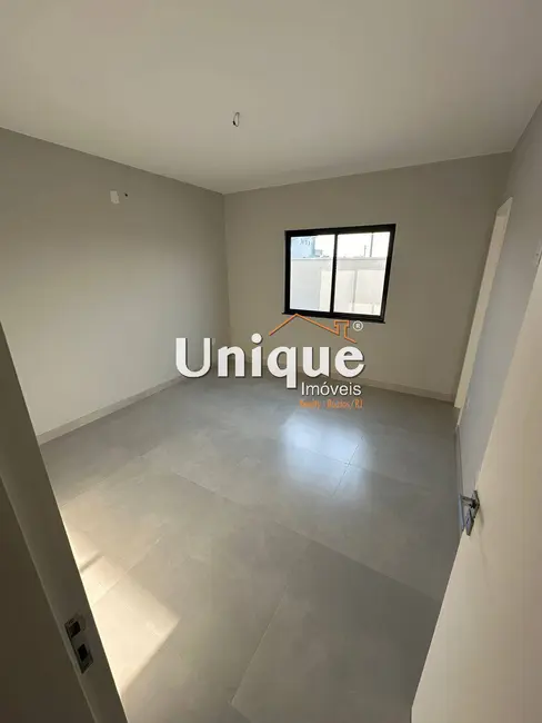 Foto 9 de Casa com 3 quartos à venda, 252m2 em Nova São Pedro, Sao Pedro Da Aldeia - RJ