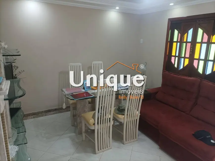 Casa com 2 quartos à venda, 145m2 em Peró, Cabo Frio - RJ - imagem 4 Foto 4 de Casa com 2 quartos à venda, 145m2 em Peró, Cabo Frio - RJ