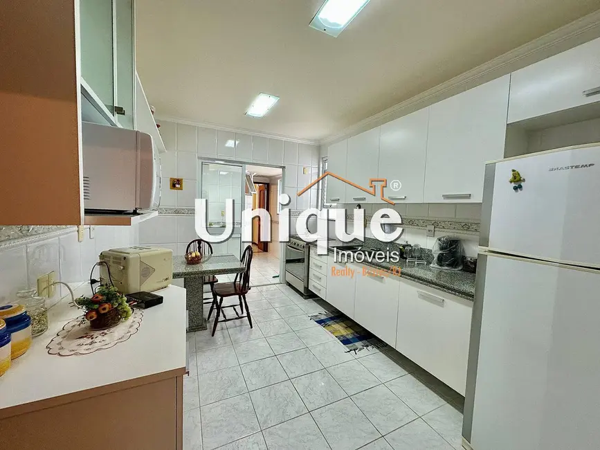 Apartamento com 3 quartos à venda, 220m2 em Braga, Cabo Frio - RJ - imagem 5 Foto 5 de Apartamento com 3 quartos à venda, 220m2 em Braga, Cabo Frio - RJ