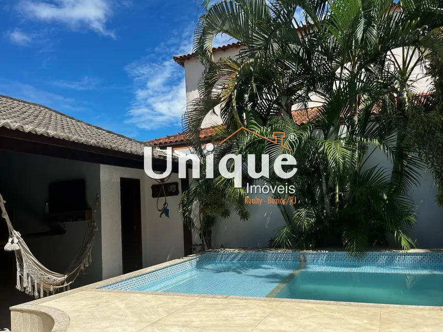Foto 1 de Casa com 4 quartos à venda, 300m2 em Peró, Cabo Frio - RJ