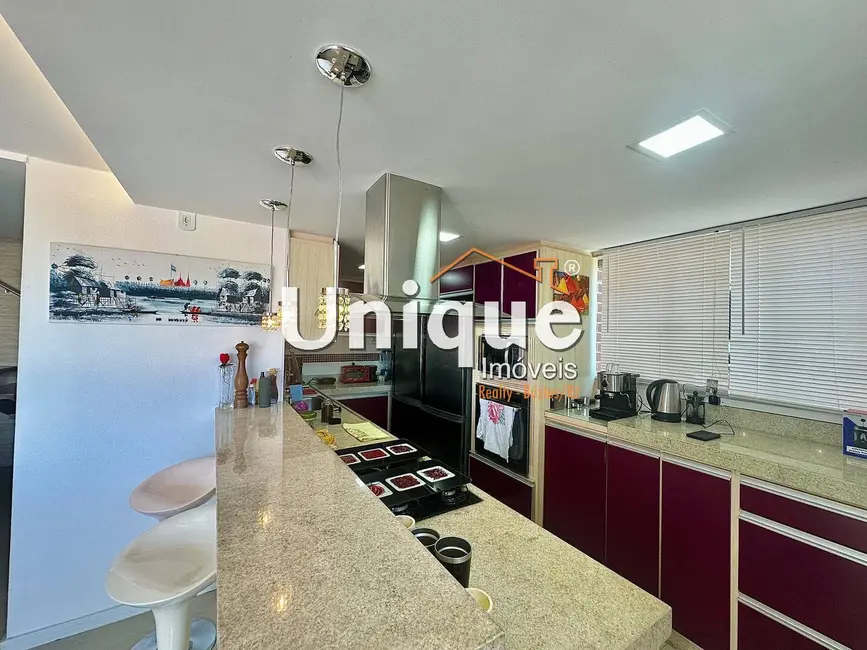 Cobertura com 4 quartos à venda, 210m2 em Algodoal, Cabo Frio - RJ - imagem 6 Foto 6 de Cobertura com 4 quartos à venda, 210m2 em Algodoal, Cabo Frio - RJ