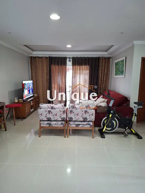 Foto 2 de Casa com 5 quartos à venda, 392m2 em Cabo Frio - RJ