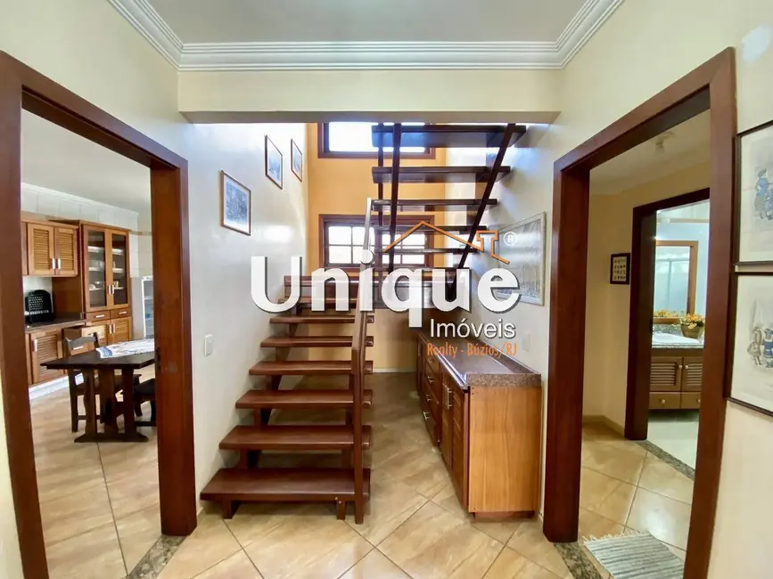 Foto 9 de Casa com 5 quartos à venda, 392m2 em Cabo Frio - RJ