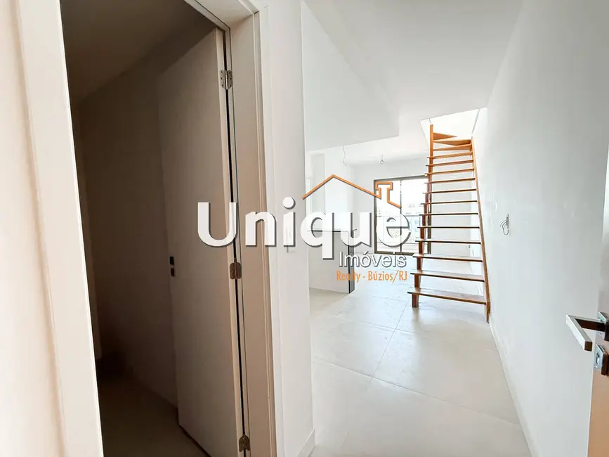 Foto 2 de Cobertura com 3 quartos à venda, 125m2 em Braga, Cabo Frio - RJ