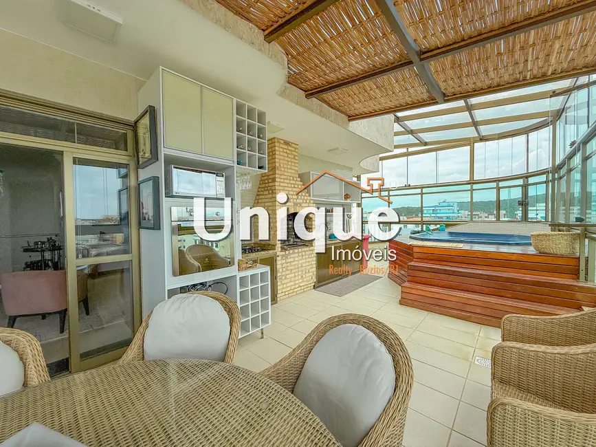 Foto 1 de Cobertura com 5 quartos à venda, 240m2 em Centro, Cabo Frio - RJ