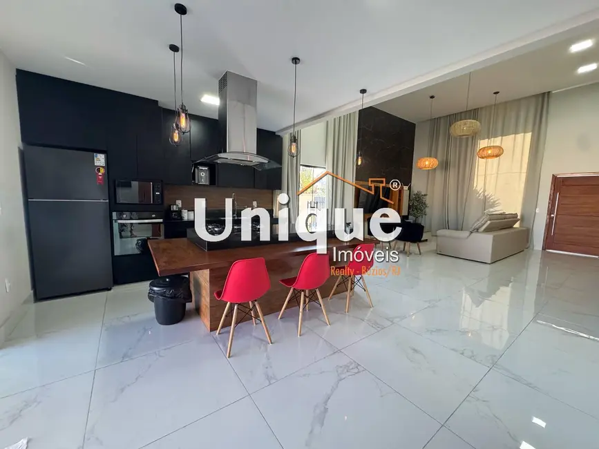 Foto 5 de Casa com 3 quartos à venda, 425m2 em Cabo Frio - RJ