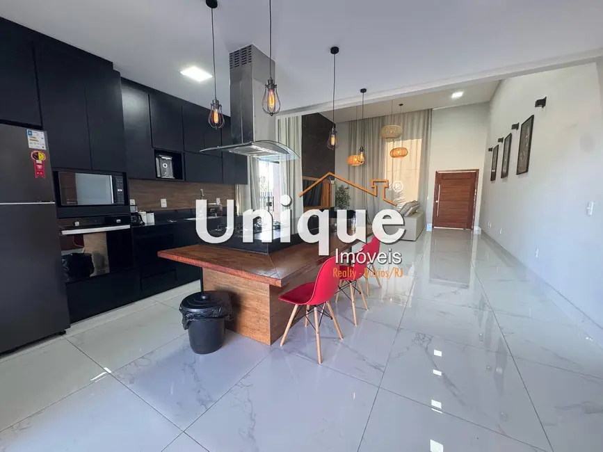 Foto 4 de Casa com 3 quartos à venda, 425m2 em Cabo Frio - RJ