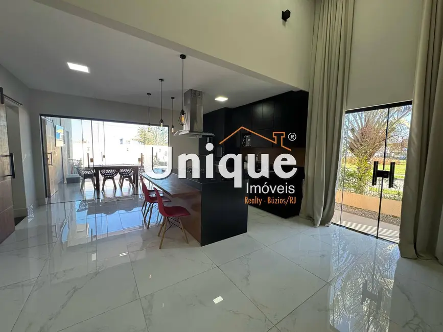 Foto 6 de Casa com 3 quartos à venda, 425m2 em Cabo Frio - RJ