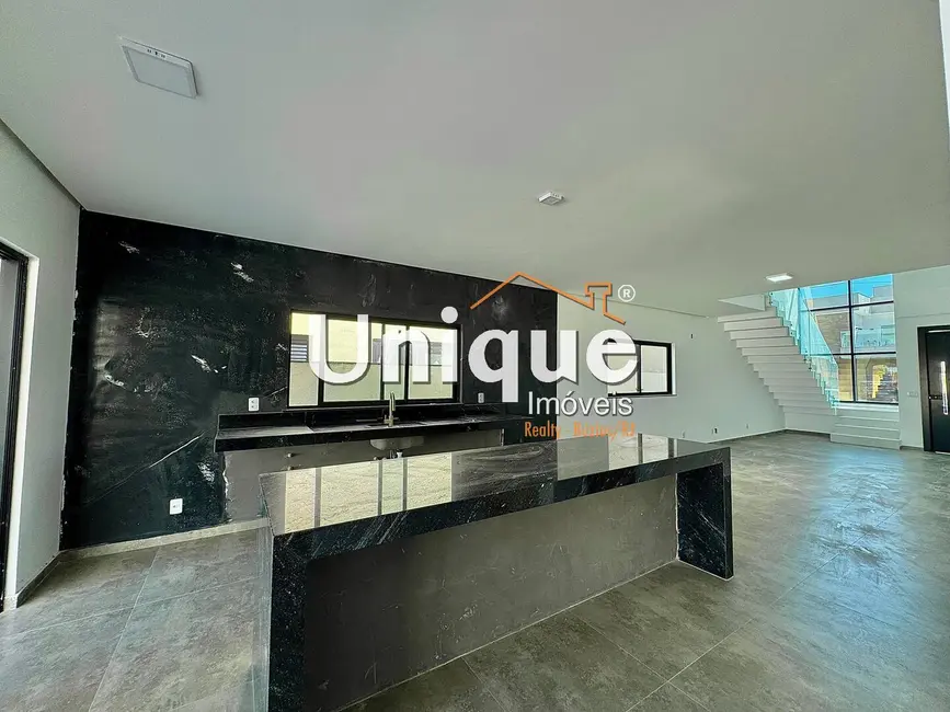 Casa com 4 quartos à venda, 360m2 em Ogiva, Cabo Frio - RJ - imagem 7 Foto 7 de Casa com 4 quartos à venda, 360m2 em Ogiva, Cabo Frio - RJ